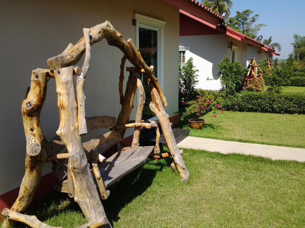 Moon River Resort Ubon Ratchathani Εξωτερικό φωτογραφία